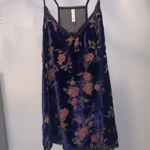 Velvety navy floral tank w/ gray back